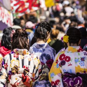 ゆかたは色落ち、黄ばみに注意！プロが教える浴衣の洗い方。