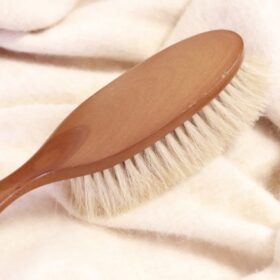 帰宅してクローゼットにしまう前に5分でできる服ケア・バッグケア・靴ケア