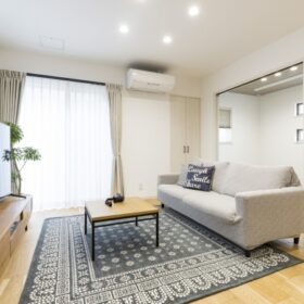 母からの贈り物の絨毯。臭いもシミも綺麗に取れていました