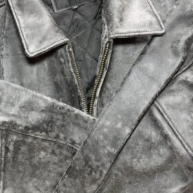 カビの生えたコートをクリーニングに出して欲しい理由