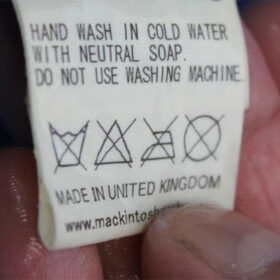 ゴム引きコート クリーニングできない理由と対応可能な専門店【マッキントッシュ】