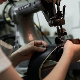 あなたのバッグにぴったりの専門店を選ぼう！クリーニング＆修理店比較