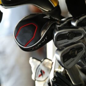 ゴルフバッグの汚れは宅配クリーニングでスッキリ。専門店の洗い方