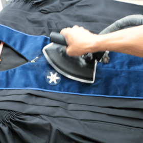 式典衣装・アカデミックガウンの一括クリーニングに対応｜大学・専門学校の実績多数