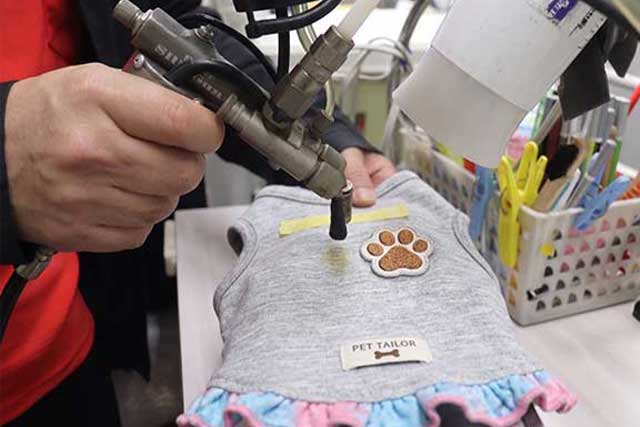 染み抜き作業