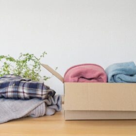 単品で出すと損？お気に入りの服やアウターを一番お得にキレイにする「宅配セットプラン」の賢い活用術