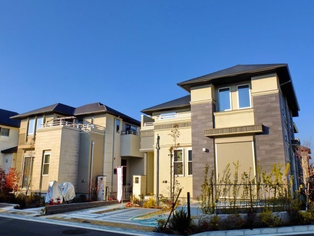 住宅の外観。住まいと布製品の湿気を考える参考写真。